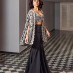 Nushrratt Bharuccha Instagram - Checked all the boxes ☑️ Outfit: @kamaalicouture Jewellery: @goldenwindow Styled by : @samidha.wangnoo Style team : @gaurii77 @mayzaideh_khalid Glam team : @simua_996 @cheemabaljit2 Photographer: @rushstudioz