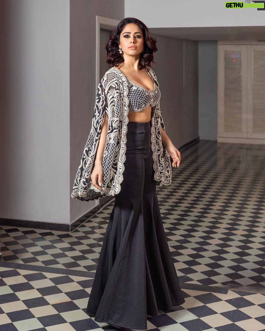 Nushrratt Bharuccha Instagram - Checked all the boxes ☑️ Outfit: @kamaalicouture Jewellery: @goldenwindow Styled by : @samidha.wangnoo Style team : @gaurii77 @mayzaideh_khalid Glam team : @simua_996 @cheemabaljit2 Photographer: @rushstudioz