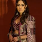 Nushrratt Bharuccha Instagram - Aaj bas yun hi… ☺️ Outfit @svacouture Earrings @ppjewellers_official Silver Kadas @rubans.in Stylist @nidhijeswani Makeup @vardannayak Hair @hairstylist_madhav2.0 Photographer @miteshsphotography