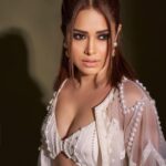 Nushrratt Bharuccha Instagram – 🕊️

Outfit @theohailakhanofficial 
Jewelry @bblingg_meghana 

Makeup @vardannayak 
Hair @ashwini_hairstylist 

Stylist @nidhijeswani 

Photographer @visualaffairs_va