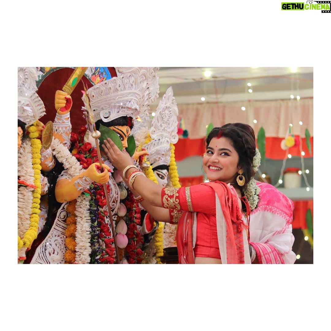Oindrila Saha Instagram - শুভ বিজয়া 🙏🏻❤️🌼