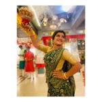 Oindrila Saha Instagram - দশমী মানেই ধুনছি নাচ ।অপেক্ষার আরও এক বছর | আসছে বছর অবার হবে …..শুভ বিজয়া ❤️ আবার এসো মা🙏🏻🙏🏻🙏🏻 . . . . . . #mithai#mithaimemories#nipa#nostalgia#goodmemories❤️
