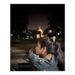 Oindrila Saha Instagram - আমার শহর নিয়ন আলোয় মনখারাপের খাতা, আমার শহরে রাত জাগে আজও আরেকটা কলকাতা। Victoria Memorial, Kolkata