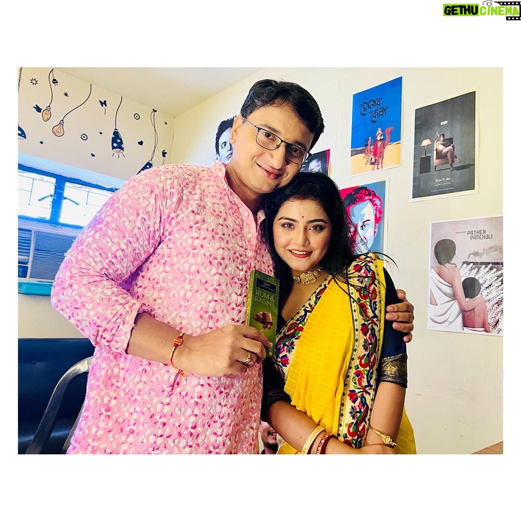 Oindrila Saha Instagram - Happy rakhi🥰 Miss u @dhrubo.s da😢❣️