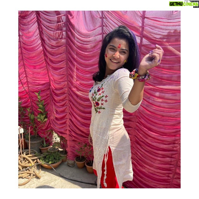 Oindrila Saha Instagram - Happy holi🌈