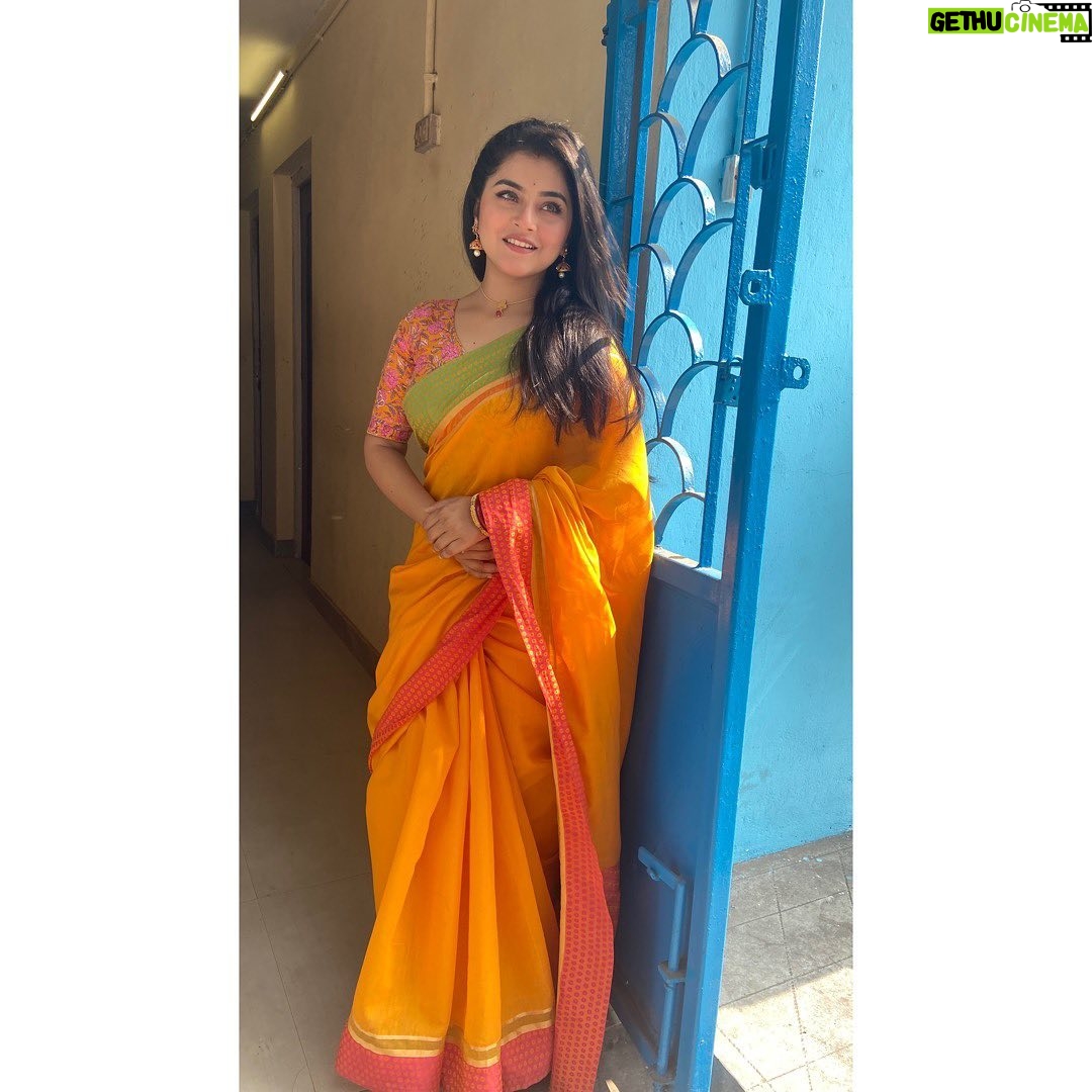Oindrila Saha Instagram - Good morning ☀️🧡