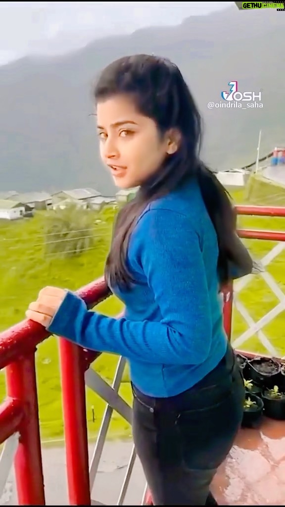 Oindrila Saha Instagram - ⛰🌧❤️ Zuluk Sikkim
