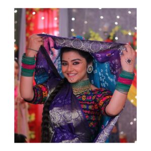 Oindrila Saha Instagram - Choli ke piche kya hain?😜