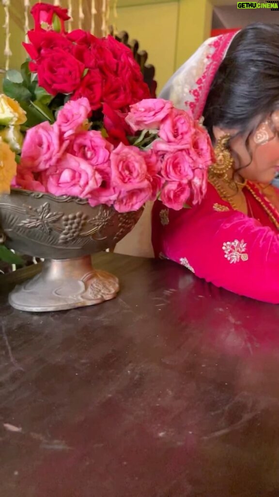 Oindrila Saha Instagram - For @makeup_artisan_krishanu_santra ❤️ #bridetobe #bride #bengalibride #oindrilasaha #reelsinstagram #viralreels