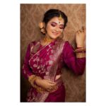Oindrila Saha Instagram - প্রাণ চায় চক্ষু না চায়, মরি একি তোর দুস্তরলজ্জা। . . . . . Makeover-Susmita Saha Designer- @aavijit_d Photography- @priyambaksi_photography