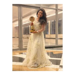 Oindrila Saha Instagram - PRIYO NANAD....
Ai nanad howar sujog ta dewar jnno shilpi mam , krishanu uncle ,priyanka di, sobai ke anirudha da 🙏🏻🙏🏻🙏🏻❤️❤️❤️❤️ .......ar rakhi aunty ke chara to nipa pran e peto na❤️❤️❤️❤️....rajen uncle na thakle oindrila nipa hoye uthto na❤️❤️❤️....abong zee banglar sei protyek ta manush ke dhonnobad janai jader kache ami akhono sei chotto oindrilai achi...🥰🥰....ar mithai team ar protyekta manush ke dhonnobad jara bibhinno bhabe sb smy amk camerar pechon theke support kore....ar amr co -actors der o jara amy sb smy guide kore...tobe oboshoi tader proti ami kritagya jara pordar opar theke amk ato bhalobesha dichen...abong sei fan page gulo keo dhonnobad jara amader jnno ato effort den...🙏🏻🙏🏻
THANK YOU SOBAI KE ATA AMR HATE TULE DEWAR JNNO ❤️❤️❤️❤️ 
 🙏🏻🙏🏻🙏🏻🙏🏻JOY GOPAL🙏🏻🙏🏻🙏🏻🙏🏻