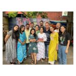 Oindrila Saha Instagram - 500 episodes..... Abhabei pashe thakben🙏🏻❤️ . . . . . . . #mithai#celebration #500episodes #team#love#zeebangla#zeebanglahd Bharat Lakshmi Studio