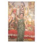 Oindrila Saha Instagram - দশমী মানেই ধুনছি নাচ ।অপেক্ষার আরও এক বছর | আসছে বছর অবার হবে …..শুভ বিজয়া ❤️ আবার এসো মা🙏🏻🙏🏻🙏🏻 . . . . . . #mithai#mithaimemories#nipa#nostalgia#goodmemories❤️