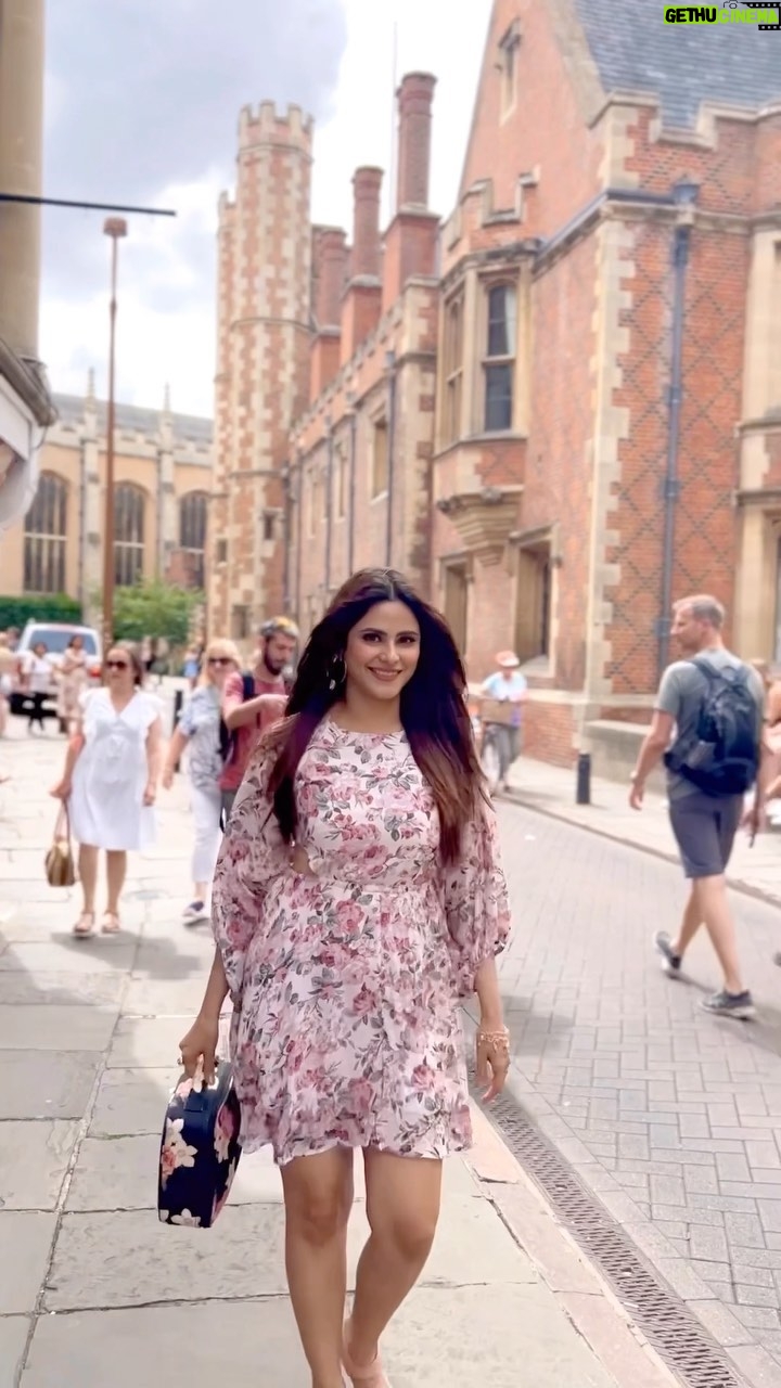 Onima Kashyap Instagram - 🦘😃 #instagood #instamood #citywalk