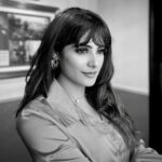 Onima Kashyap Instagram - I am a very black n white person living in this colourful world 🌎 #insta #instalike #instafashion #photography #love