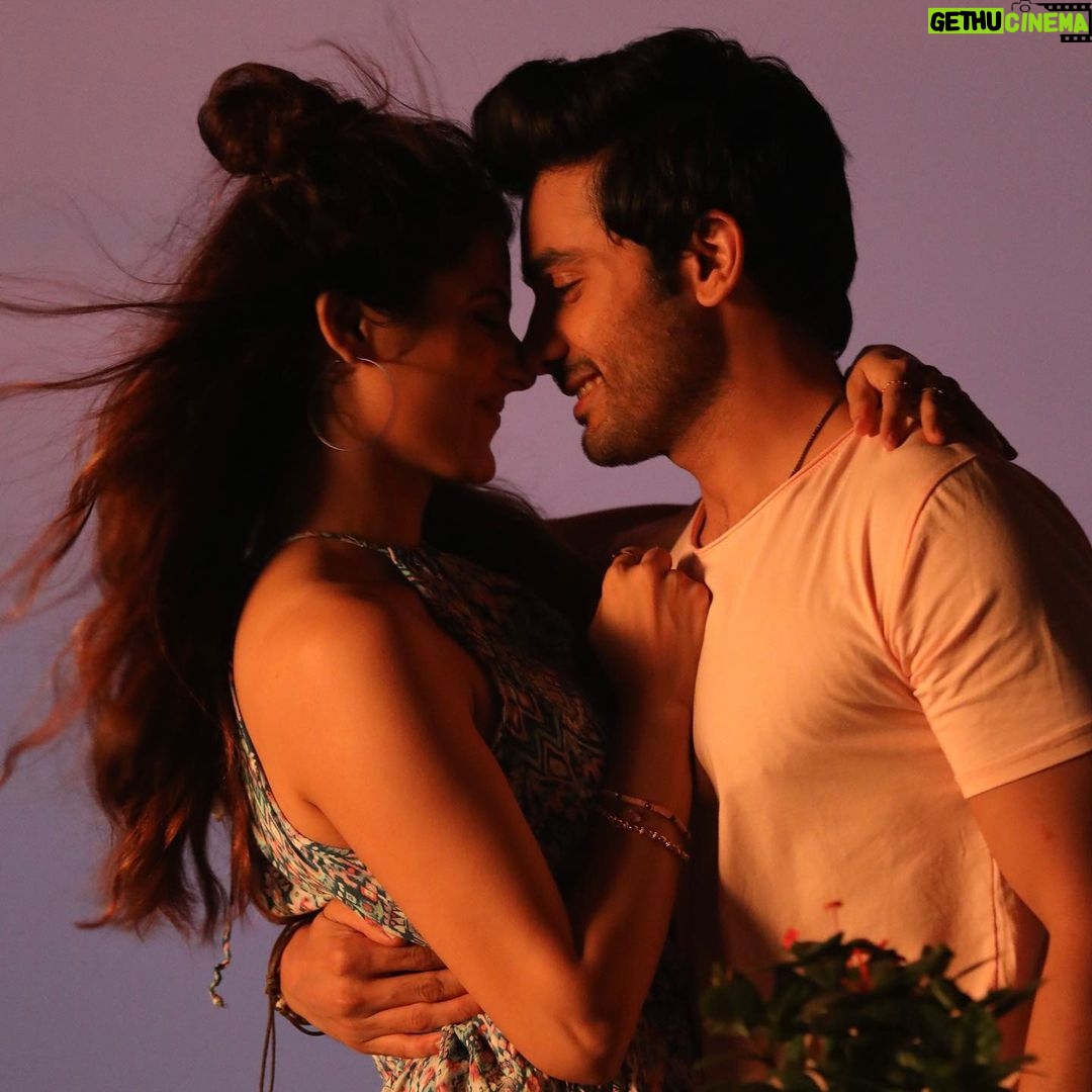 Onima Kashyap Instagram - Laiyaan Ve is 3 Million strong! Thankyou everyone❤️ Thankyou @jyoticatangri for giving us this Beautiful song. 💌 Sharing some pictures that didn’t make it to the poster. Which one you liked? And for those who haven’t heard the song. Find the link in my bio. :)