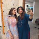 Onima Kashyap Instagram - HAPPY DIWALI 🪔 @nishakashyap581 @shweta5809 #diwali #celebrations #light #hope #family #familytime