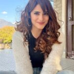 Onima Kashyap Instagram - Kashmir ki kali 😄.. ⛰ #kashmir ##hills #nature #ganderbal