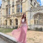 Onima Kashyap Instagram - Gothic dorms, immaculate lawns and a lot of twenty something aristocrats. Spending the day at Cambridge 🏛 #instagood #cambridgeuniversity #cambridge #london #uk #photooftheday Cambridge, United Kingdom