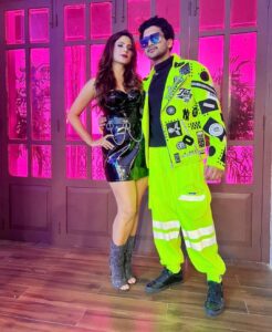 Onima Kashyap Instagram - 💿🔜 @onimakashyap @utsavpoddar0007 Director-@rishav_agrawals_pov #musicvideo #comingsoon #staytuned