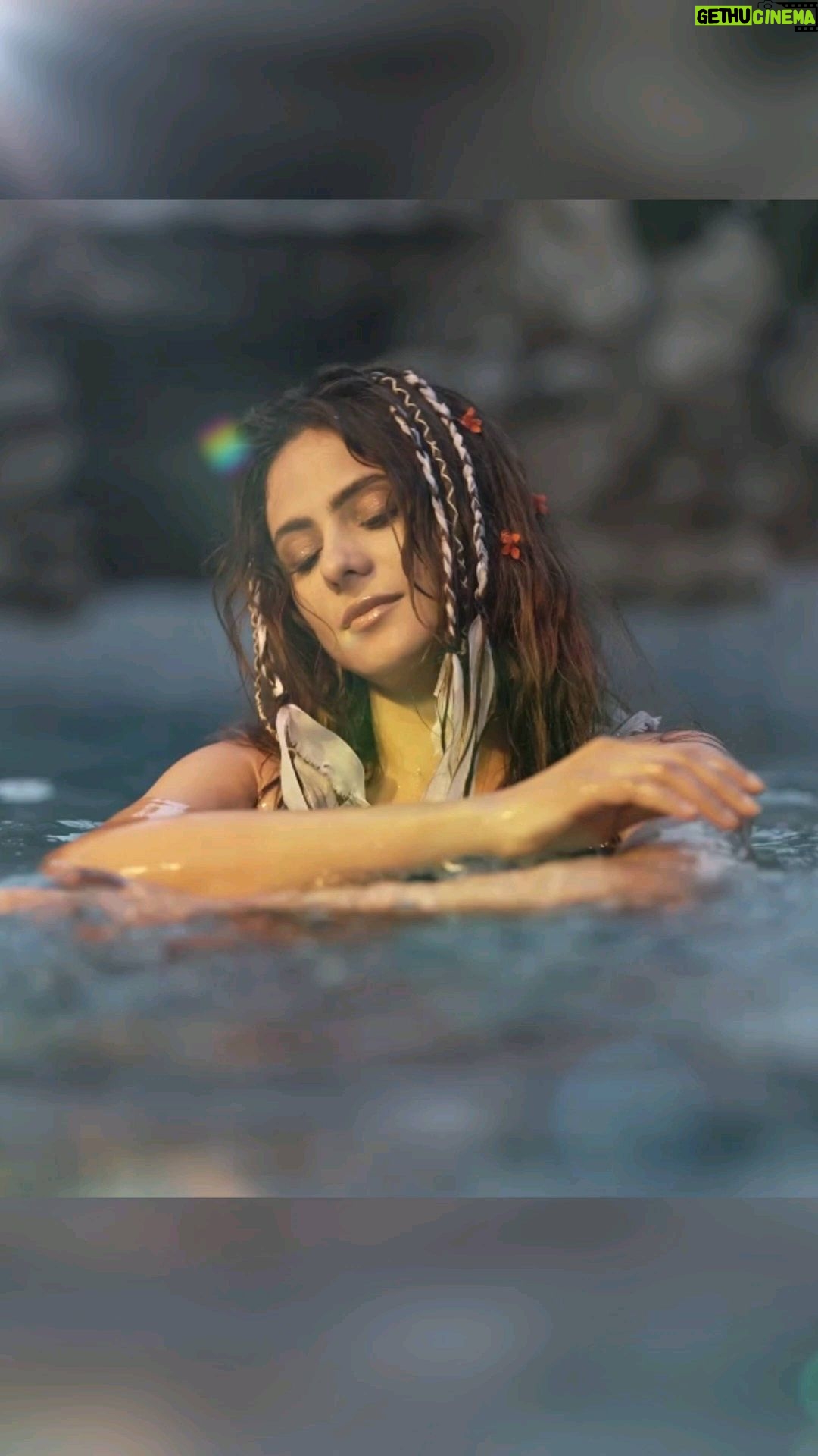 Onima Kashyap Instagram - Life is cool by the pool π Shot by @crevixa Edit @onimakashyap #reels #instadaily #reelsinsta #reelsofinstagram #alizafar #reel #viralreels #photography #love #instagramreels #reelsviral #instagram #influencer #explore #trendinginstagood #trend #reelsvideo #video #viral #instareels #instagramvideo #instavideo #reelsinstagram ##memes