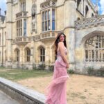 Onima Kashyap Instagram – Gothic dorms, immaculate lawns and a lot of twenty something aristocrats. Spending the day at Cambridge 🏛
#instagood #cambridgeuniversity #cambridge #london #uk #photooftheday Cambridge, United Kingdom