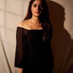 Onima Kashyap Instagram - They judge me like a picture book, by the COLORS, like they forgot to READ 🖤 #life #quotes #black #life #instalike #blacklove