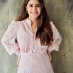 Onima Kashyap Instagram - Doing what you love is freedom..loving what you do is happiness 💕 #live #happiness #photography #photographylovers #photooftheday