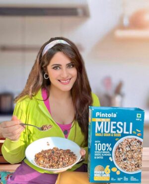 Onima Kashyap Instagram - Looking for a breakfast that fuels your day? Why not try @Pintola.in Whole Grain and Nuts Muesli?

Meet my new breakfast buddy ❤️ - Pintola Millet Muesli, the ultimate combination of nutrition and taste to kickstart your day with a smile! 😋👍

Order now and make yourself healthier and happier.💪 

#Pintola #SpreadTheGoodness #PintolaMuesli 
[Pintola, healthy breakfast ,pre-workout, healthy snacks,muesli, breakfast ideas ]
