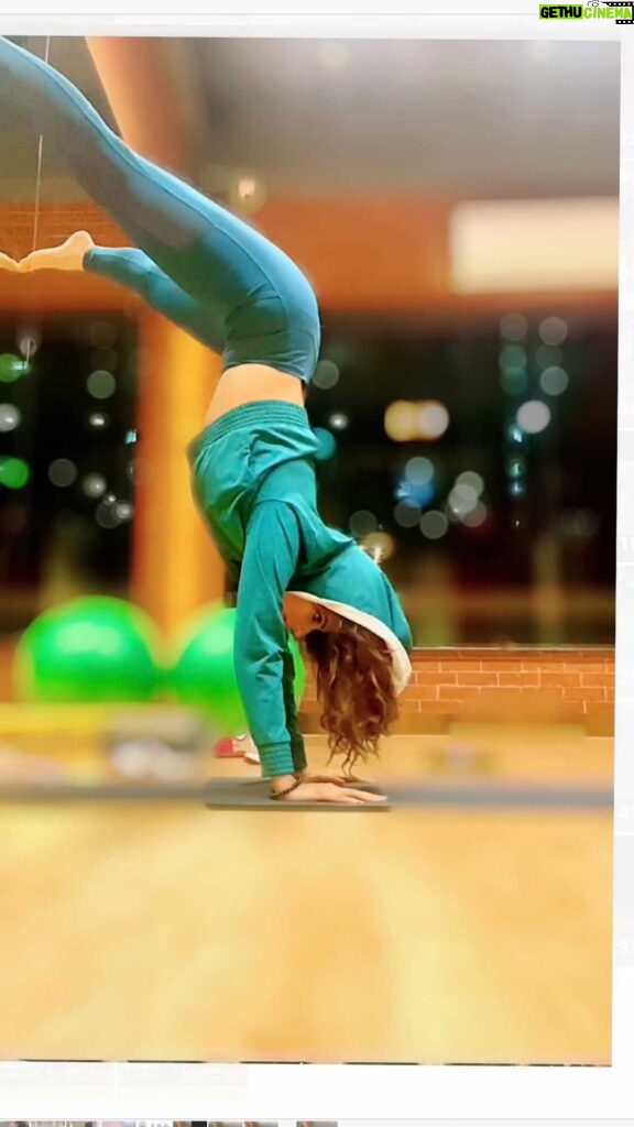 Onima Kashyap Instagram - Master your breath, let the self be in bliss, contemplate on the sublime with you.. 🔥 #instagood #yoga #flexibility #workout #workoutroutine #motivation #inspiration #instareel #reel #reelitfeelit