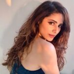 Onima Kashyap Instagram - Be a firefly gleam and glow.. light the dark tiny but shiny 🧚 #instagood #photography #photooftheday #instadaily #bollywoodactresshot #picoftheday #fashion #modelphotoshoot #beautiful #instalike #bollywood #bollywoodactresses #photoshootlover #bollywoodlovers #photoshoot📷 #myself #art #photo #happy #style #photography