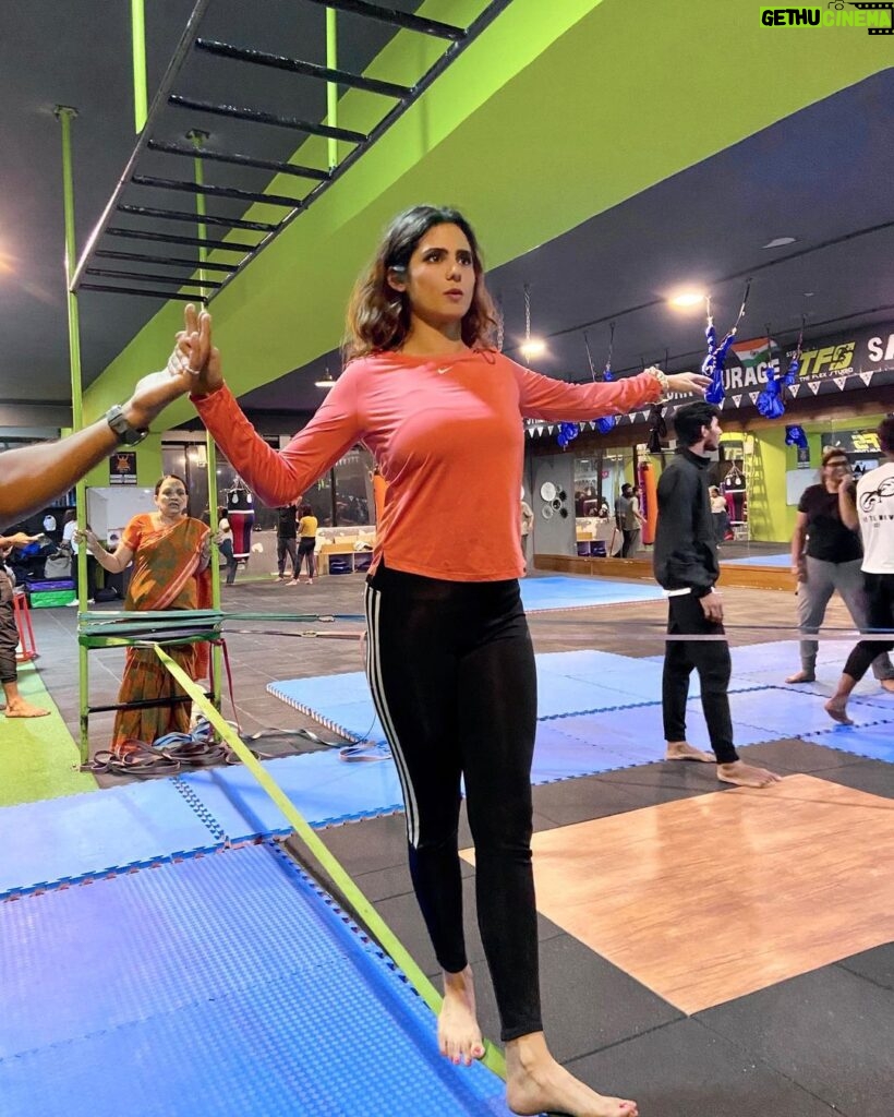 Onima Kashyap Instagram - Oops is always better than what if 🙃 @theaadhhathrao #movement #gymnastics #instagood #instamood #flexibilitytraining #workout #workoutvideos #balance #onimakashyap