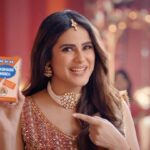 Onima Kashyap Instagram – 🌺🌺 make your food with love ❤️ 
@mdhspicesofficial 
@pamvads 
Directed @shuklaprabhakar 
#commercials #spices #foodlove #spicesofindia #mdh