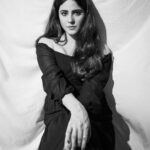 Onima Kashyap Instagram - Dancing in the dark, in the pale moonlight 🌘🌑🌓 Pc @saurabh_sonkar #dark #black #blackandwhite #blacklove