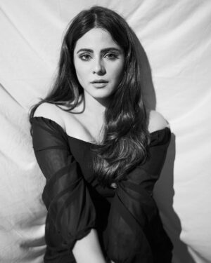 Onima Kashyap Instagram - Dancing in the dark, in the pale moonlight 🌘🌑🌓
Pc @saurabh_sonkar 
#dark #black #blackandwhite #blacklove