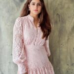 Onima Kashyap Instagram - Doing what you love is freedom..loving what you do is happiness 💕 #live #happiness #photography #photographylovers #photooftheday