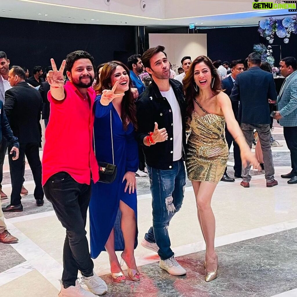 Onima Kashyap Instagram - Good Times + Crazy Friends = Great Memories! @onimakashyap @sandeepdharma_official @karansharmaa_official @sukhmanisadana #phoneixmall #pune #launchparty #party #event #show #foryou #goodvibes #funtime