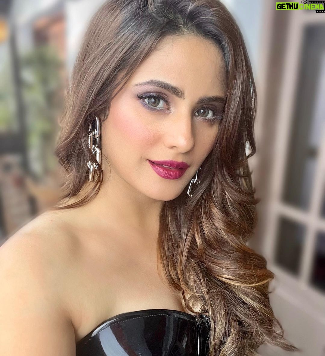 Onima Kashyap Instagram - BTS Pics @utsavpoddar0007 #24seven #song #zeemusiccompany #music #love