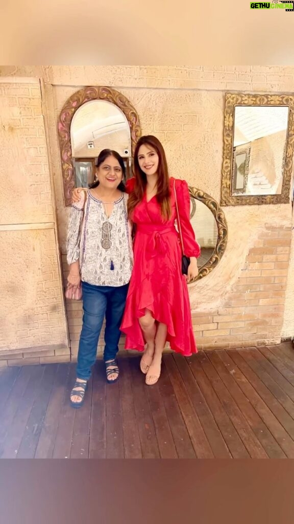 Onima Kashyap Instagram - Words seem to be too little to express my gratitude to all that you do.. ❤ happy Mother’s Day mom @nishakashyap581 #mothersday #mom #motherlove #motherdaughter #instamood