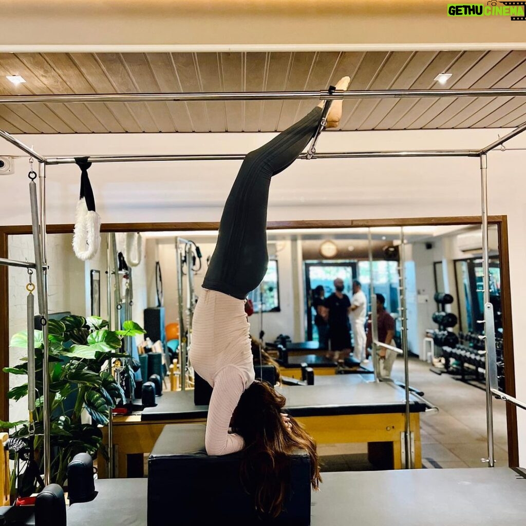 Onima Kashyap Instagram - Rise and shine- it’s Pilates time @r_s_pilates #pilates #strength #yoga #workout #core #flexibility