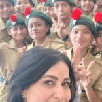 Pakhi Hegde Instagram – Finally my dream is coming true🙌 god is kind! 
I have been waiting for this for years n finally I have started an ngo 
PAKKHI HEGDE FOUNDATION 
Where we will be dedicatedly working for women empowerment! Here we women will work for women! 
First n foremost this organisation will work towards a movement to make minds strong by making the body stronger by self defence techniques taught girls at school levels so the minds become stronger as they grow! I really have wished to make this as my motto in life n I really seek prayers and help from all u women out there! Love u all! #womanempowerment प्रेस नोट 
Brief by pro: sanjay bhushan patiala jee … पाखी हेगड़े का गोरखपुर में ऐलान , लड़कियों को सेल्फ डिफेंस तकनीक वेन्जो से करेंगी प्रशिक्षित .!

  अभिनेत्री पाखी हेगड़े ने फिल्मों के साथ साथ अब समाजसेवा का कार्य भी शुरू कर दिया है । लम्बे समय से फ़िल्म जगत में एक अभिनेत्री के रूप में सफल रहने के बाद अब इस समाजसेवा के तहत उन्होंने महिला सशक्तिकरण को केंद्रबिंदु में रखकर अपना फाउंडेशन खड़ा किया है, जिसके तहत पाखी हेगड़े बालिकाओं को सेल्फ डिफेंस की विभिन्न तकनीकों से प्रशिक्षित करना चाहती हैं । पाखी हेगड़े का मानना है कि बच्चियाँ खुद की सुरक्षा करने में स्वयं सक्षम हैं बस उन्हें सही तरीके से प्रशिक्षित करने भर की जरूरत है । पाखी ने गोरखपुर में आज प्रेस से बात करते हुए यही बताया कि उनका फाउंडेशन इसी दिशा में कार्य कर रहा है जिसके तहत वे ग्रामीण इलाकों में भी महिलाओं को स्वावलंबी बनाने के लिए व उनके सशक्तिकरण के लिए बेहतरीन प्रयास किये जा रहे हैं । विशेष तौर पर युवतियों को सेल्फ डिफेंस के लिए प्रशिक्षित करना और  विद्यालयों के पाठ्यक्रम में इस सेल्फ डिफेंस को शामिल कराना भी मुख्य उद्देश्य है , ताकि बच्चियाँ अपने बचपन से ही सेल्फ डिफेंस की तकनीक सीख लें व अपनी सुरक्षा के लिए किसी अन्य पर आश्रित ना रहा करें । 
  पाखी हेगड़े ने बताया कि केंद्र सरकार ने भी महिला सशक्तिकरण के लिए कई कदम उठाए हैं जो काफी सराहनीय हैं लेकिन उन योजनाओं को उनके मूल रूप में भारत के ग्रामीण इलाकों तक सुगमतापूर्वक पहुंचाने में उनका फाउंडेशन कार्य कर रहा है । हमारे फाउंडेशन का यही उद्देश्य है कि महिला सशक्तिकरण को लेकर हम जितनी जागरूकता और प्रशिक्षण लोगों तक पहुंचा सकें वही हमारी उपलब्द्धि होगी । सेल्फ डिफेंस में विंग चुंग़ इसी ओर इशारा करती है