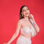 Palak Purswani Instagram - Just like a waaaooo 🤭 Photographer @deepak_das_photography Outfit @ahiclothing Makeup @meenalvidhani Hair @makeupbyriddhikothari Studio @backstage_mumbai Styled by @anamikajain__ • • • • #ootd #palakpurswani #festiveseason