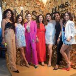Palak Purswani Instagram - Hosted a successful night for @marksandspencerindia celebrating 100 stores with the best @missmalini 🩷🫶🏼 Here’s some snippets of my crazy bunch who always say ‘the night is still young’ 😂 Outfit @marksandspencerindia Bag @oceana_clutches Muah @mua_poojadevpuria • • • • #marksandspencer #palakpurswani #missmalini #powersuit #succesfullnight