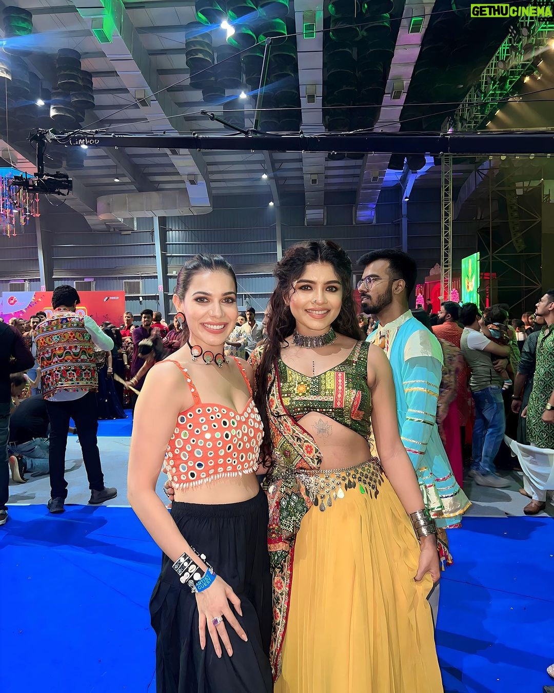 Palak Purswani Instagram - calling it a garba night ✨ Outfit @vastrashaili Jewellery @sutrakala_by_prarthana • • • • • #navratri #navratrioutfit #festivefeels #garbanight #dakla #navratrispecial