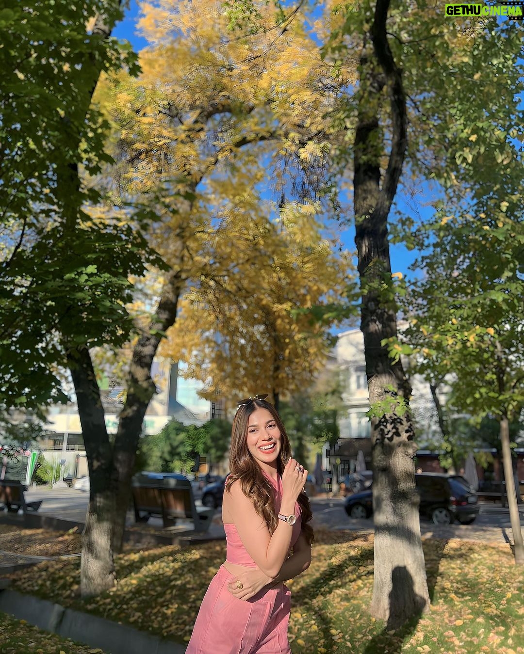 Palak Purswani Instagram - meet me under the falling leaves 🍂 Almaty, Kazakhstan