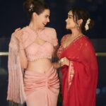 Palak Purswani Instagram - Mil liye jamna paar 😅 @manisharani002 ❤️ Outfit @vridhisomaani Styled by @stylebyniti • • • • #diwali2023 #ethnicwear #diwalioutfit #palakpurswani #manisharani #bigbossott2