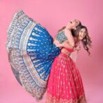 Palak Purswani Instagram - Saying no to pardesi but staying desi this Dussehra 🚀 🧨 Photographer @deepak_das_photography Outfit @yeh_lehenga_nahi_mehenga Makeup @meenalvidhani Hair @makeupbyriddhikothari Studio @backstage_mumbai Styled by @anamikajain__ Jewellery @shoppaksha Assistant @muskammangtani • • • • #dussehra #festiveoutfit #bridallehenga #palakpurswani #simranbudharup #ethnicwear