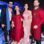 Palak Purswani Instagram - That was one wild wedding! Now accepting applications for more single friends 😋 Styled by : @cosmo_bydivya Outfit : @orupret Jewellery: @mozaati