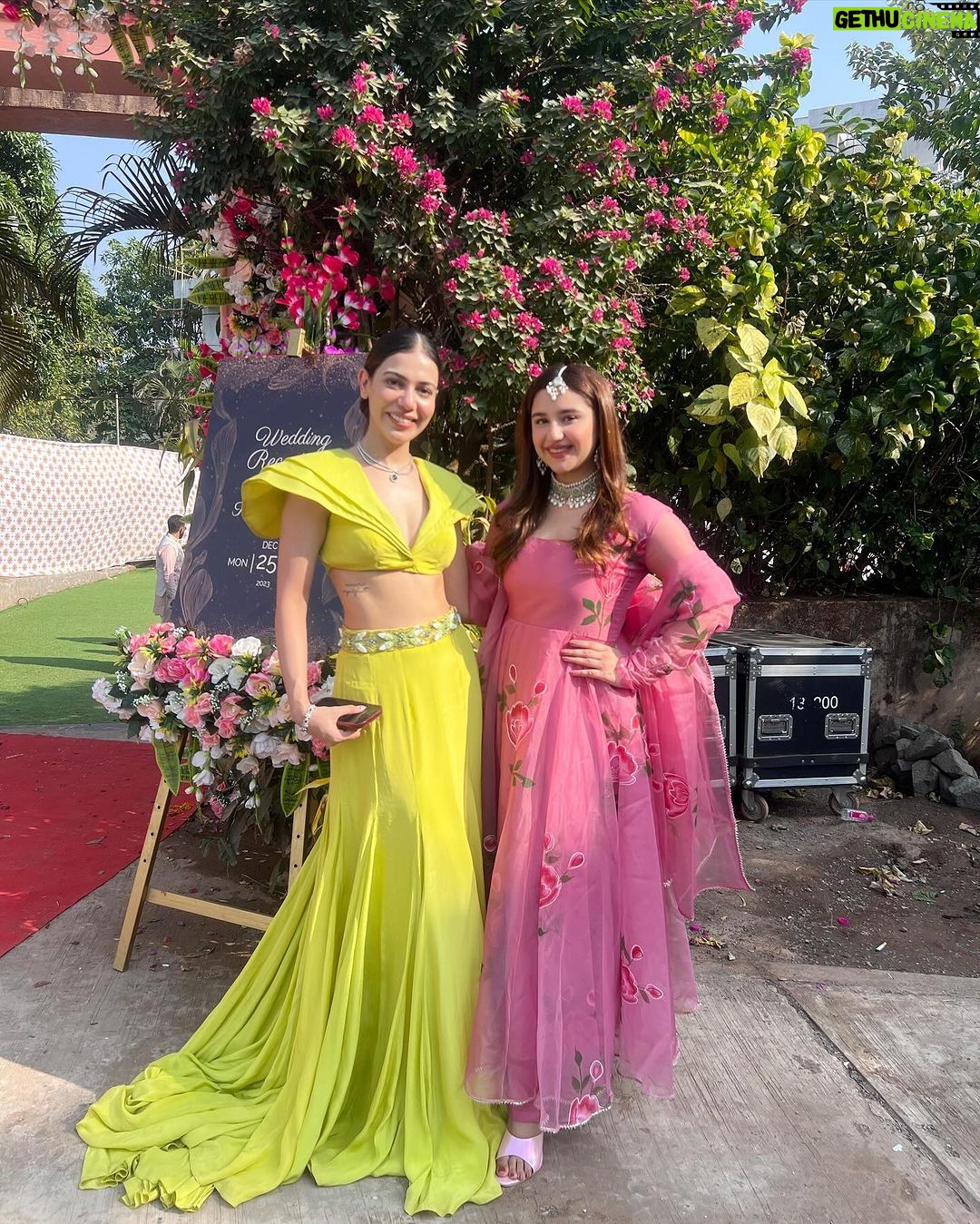 Palak Purswani Instagram - it’s the dress for me 💛 Cheers to the most joyful of couples! Hugs & kisses you two love birds ✨🫶🏼 @tanujvirwani @tanyajacob1 Outfit @kalkifashion Stylist @anamikajain__ Jewellery @mozaati