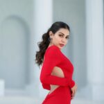 Palak Purswani Instagram - Meet me under the mistletoe ? Shot by: @karanhenry Styled by: @cosmo_bydivya Outfit: @themeshstore.co Jewellery: @jam__collections Makeup: @makeupbydeepti Hair: @aartijethava_hairstylish Location: @setsinthecity.in • • • #redress #palakpurswani #shoot #aesthetic